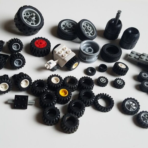 Lego Miscellaneous Tires - Picture 1 of 14